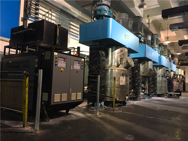 冷熱兩用油循環(huán)模溫機(jī) 冷熱兩用油循環(huán)模溫機(jī)